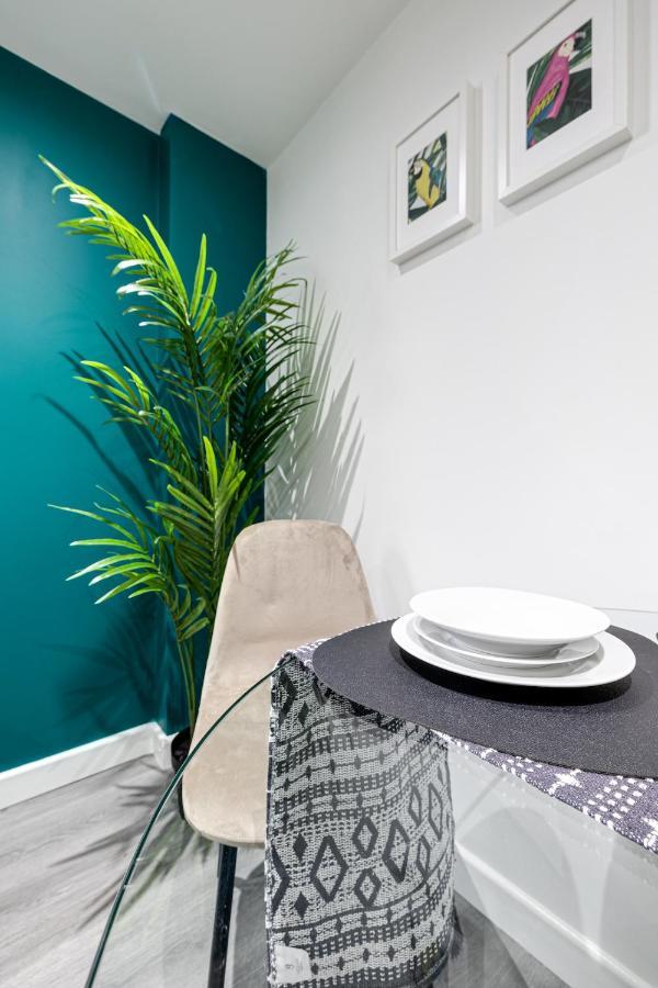 Cosy Modern Apt In Heart Of Stockport - Sleeps 4アパートメント エクステリア 写真
